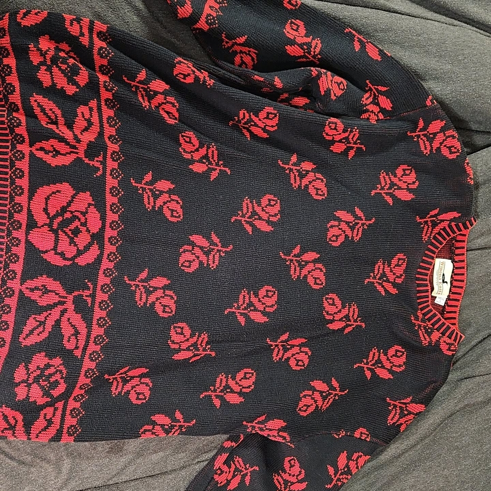 Red and Black Crew Neck Sweater with Rose Pattern